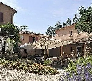 Hotel Logis Restaurant Des Pins, Bédoin